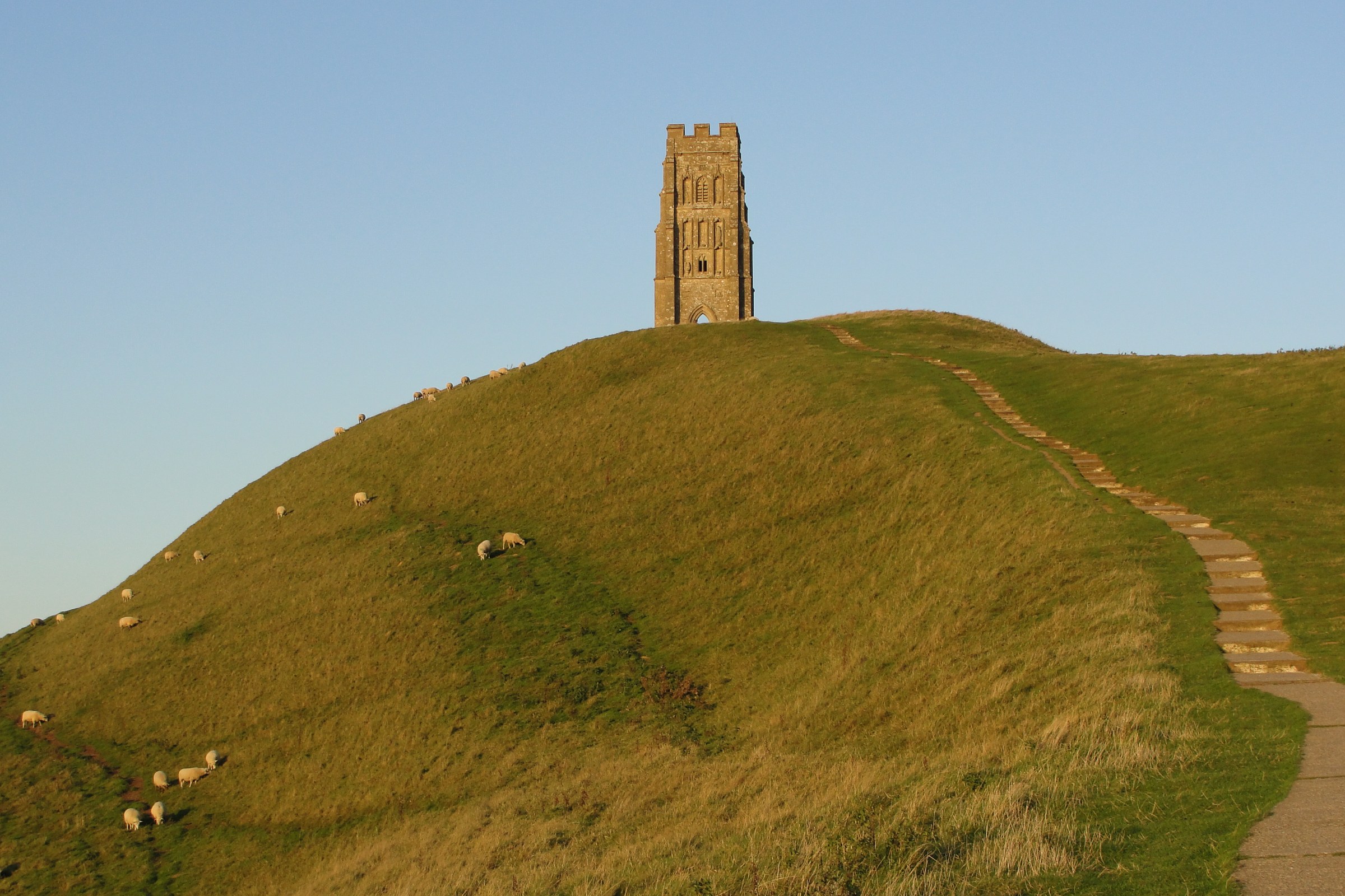 Blick auf Glastonbury Tor in England